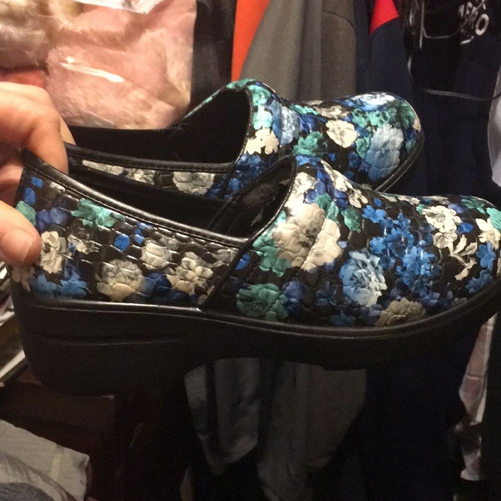 Nursing shoes